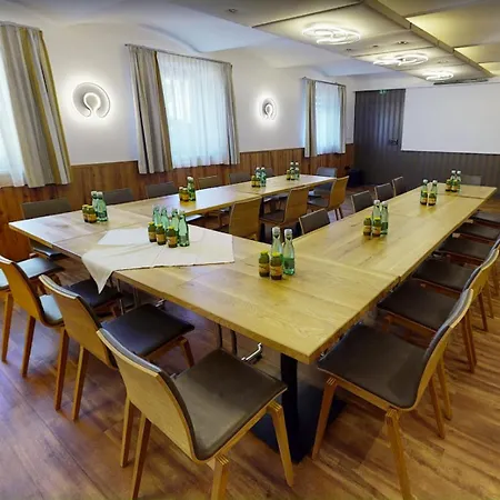 Zur Post Hotel 3*