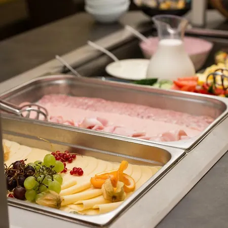 Zur Post 3* Sankt Valentin