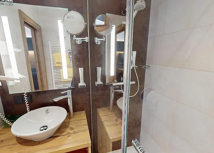 Zur Post 3* Sankt Valentin